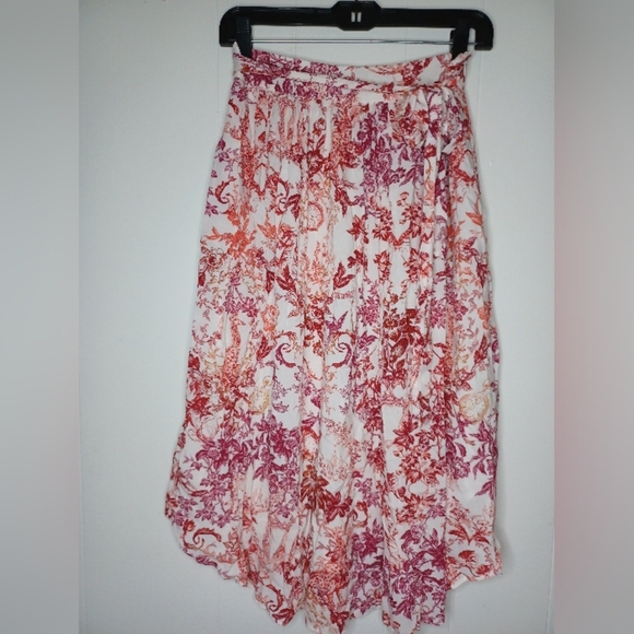 Anthropologie Dresses & Skirts - Anthropologie Red and Pink Floral A-Line Skirt